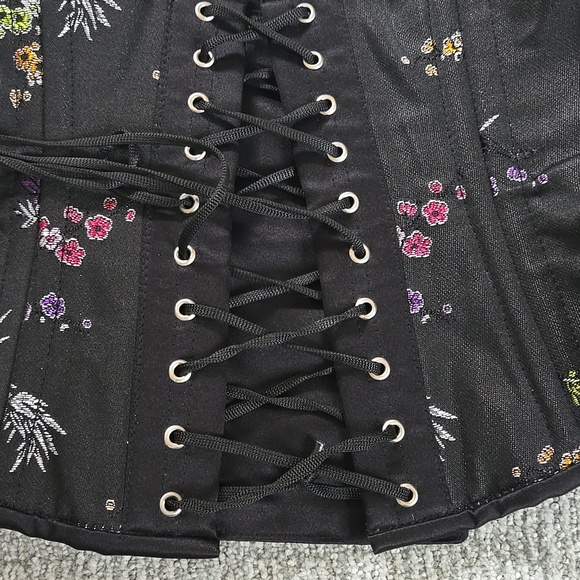 Corset - Picture 6 of 6